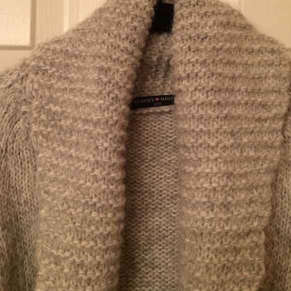 Brandy Melville Cardigan - Picture 5 of 6